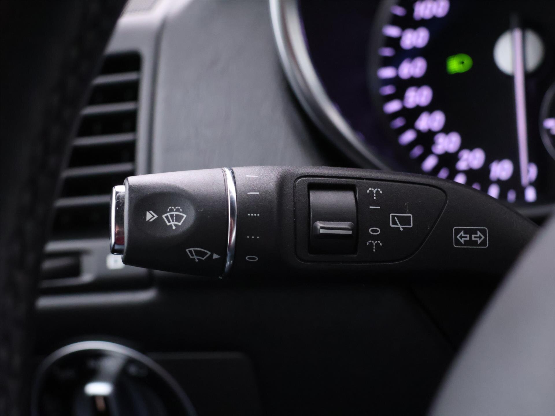 Mercedes-Benz Třídy G SUV 3,0 l 155 kw