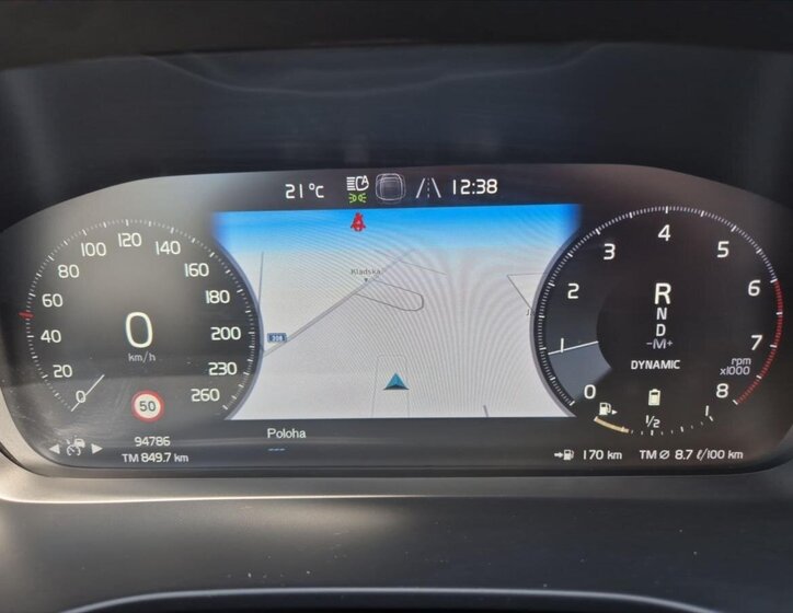 Volvo XC40 SUV / Terénní 2,0 l 145 kw