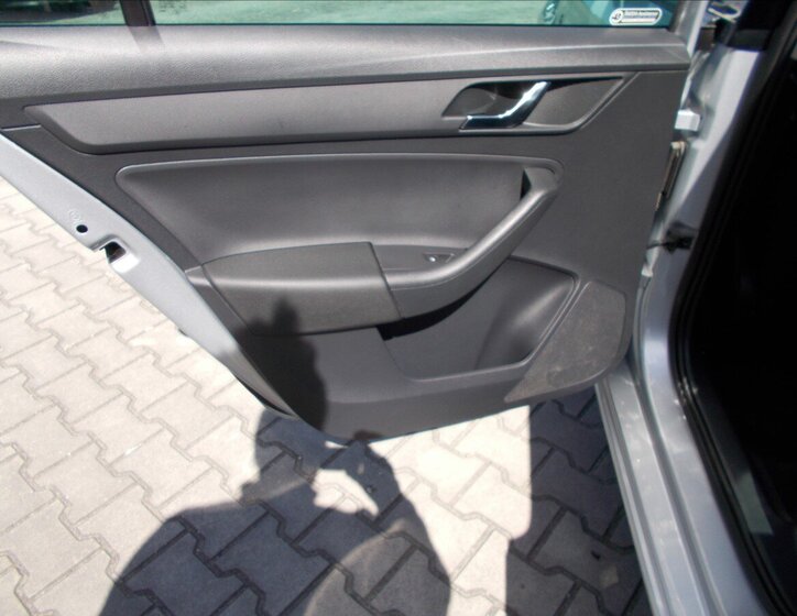 Škoda Rapid Sedan / Limuzína 1,6 l 77 kw