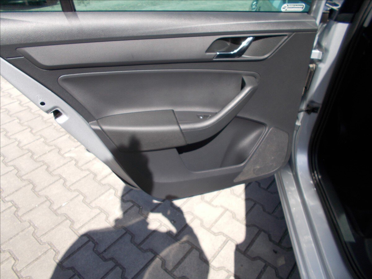 Škoda Rapid Sedan / Limuzína 1,6 l 77 kw