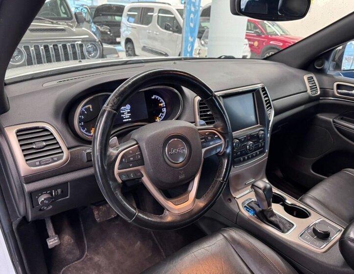 Jeep Grand Cherokee 14