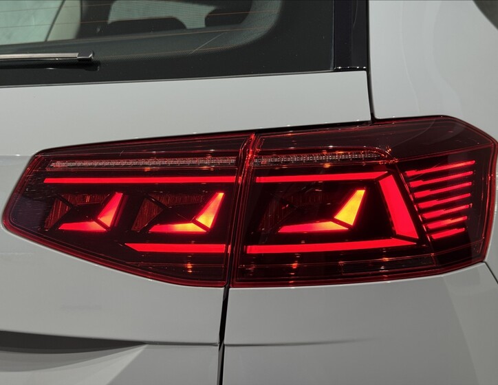 Volkswagen Passat 10