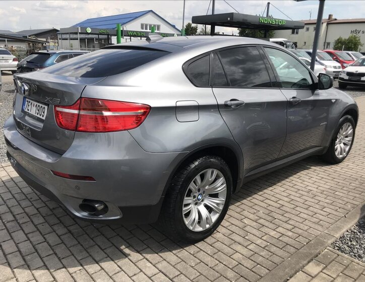 BMW X6 Kombi 3,0 l 180 kw