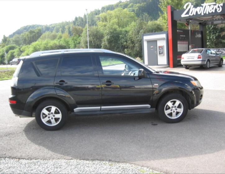 Mitsubishi Outlander 7