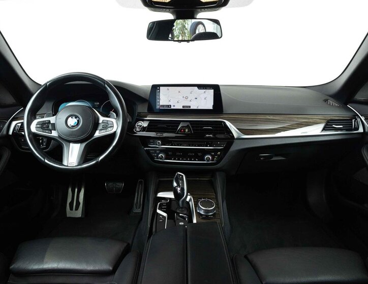 BMW Řada 5 Sedan / Limuzína 3,0 l 250 kw