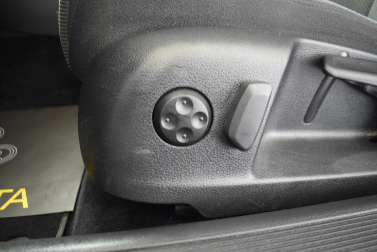 Volkswagen Passat Kombi 2,0 l 81 kw