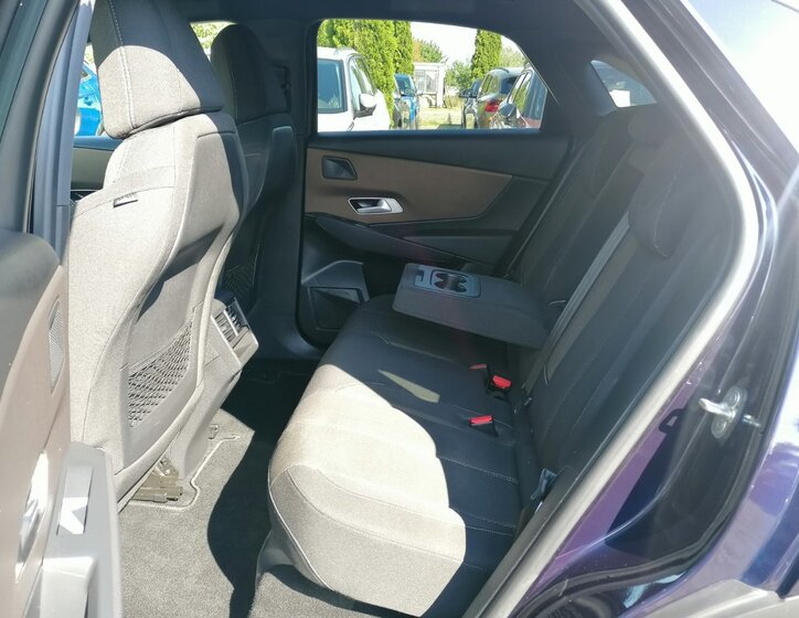 DS Automobiles DS7 Crossback 12