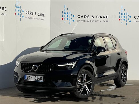 Volvo XC40 SUV / Terénní 2,0 l 145 kw