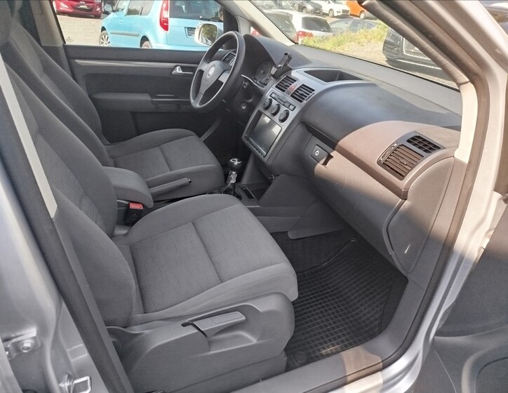 Volkswagen Touran 27