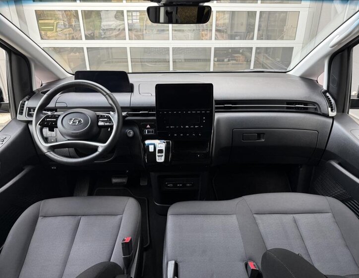Hyundai Staria 14