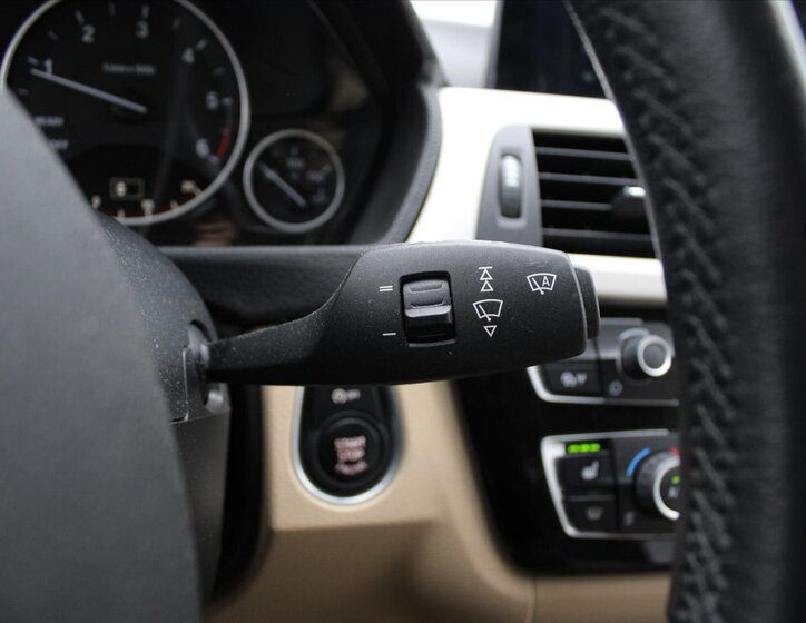 BMW Řada 3 Kombi 2,0 l 120 kw