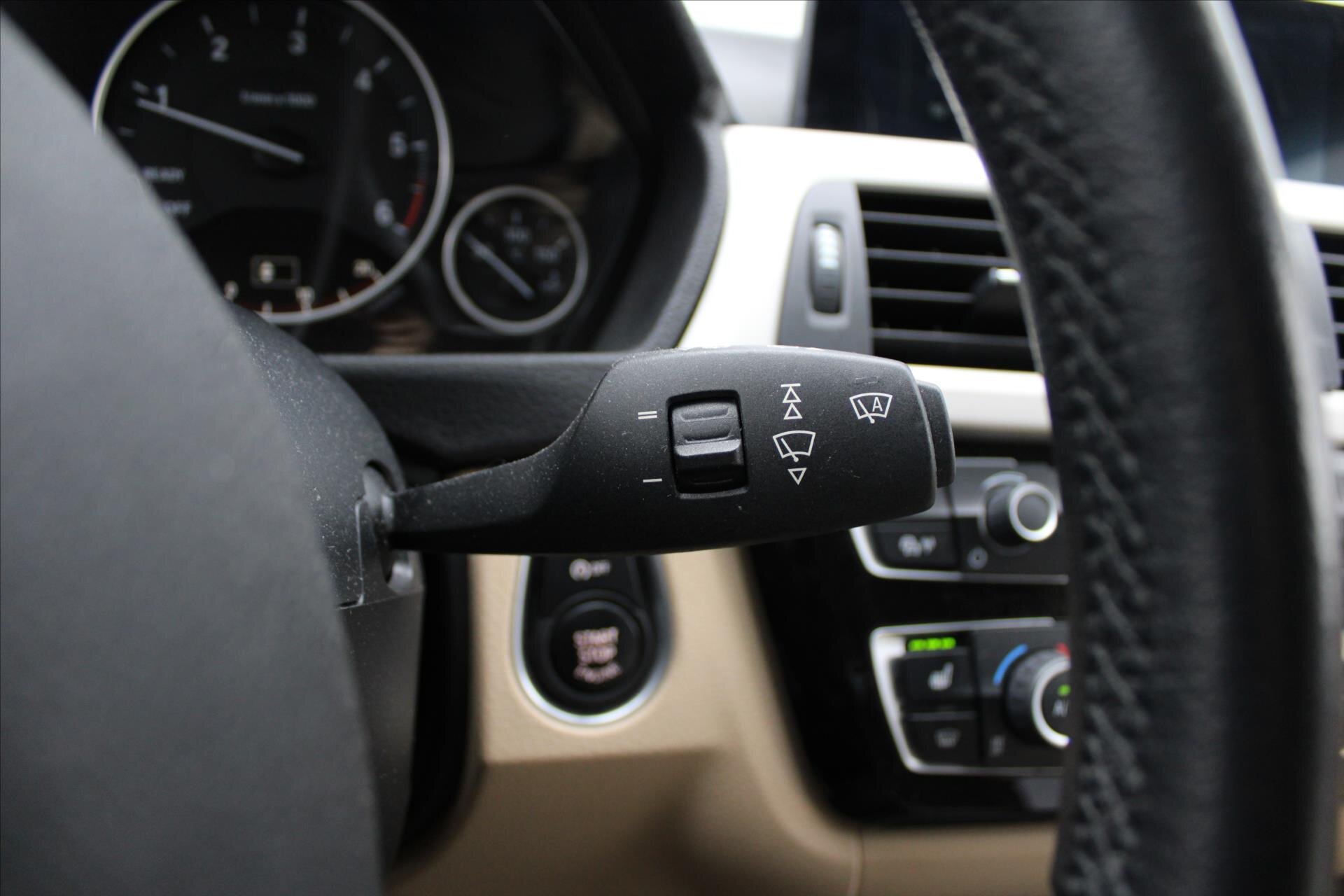 BMW Řada 3 Kombi 2,0 l 120 kw