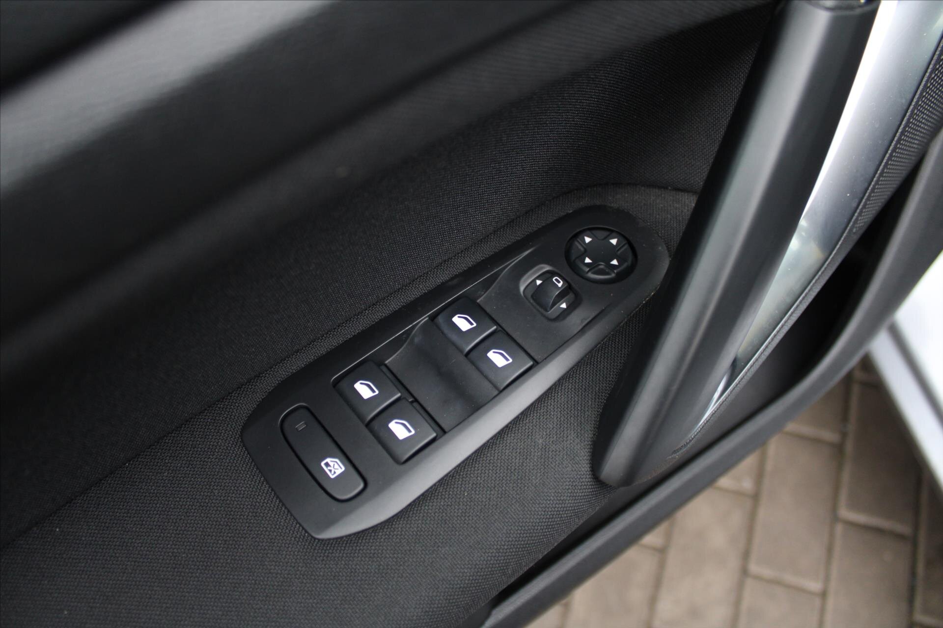 Peugeot 308 Hatchback 1,6 l 73 kw