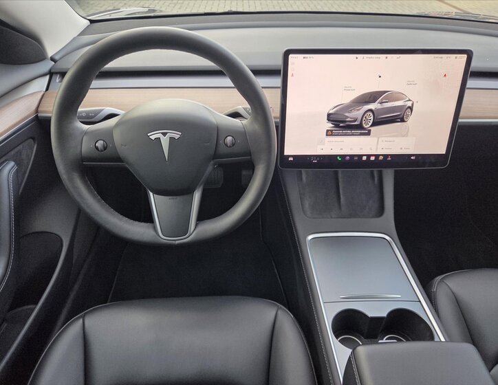 Tesla Model 3 14