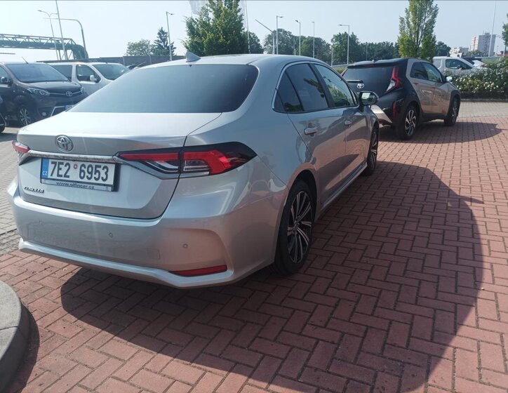 Toyota Corolla Sedan 1,5 l 92 kw