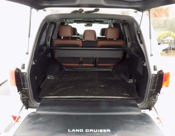 Toyota Land Cruiser 8