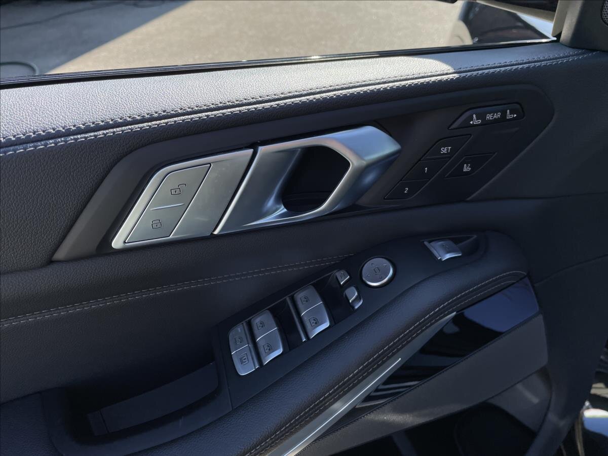 BMW X7 SUV / Terénní 3,0 l 195 kw