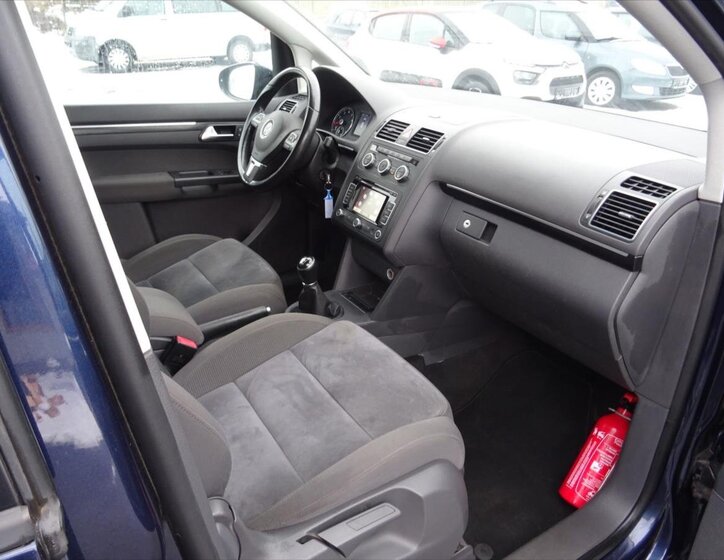 Volkswagen Touran MPV 1,2 l 77 kw