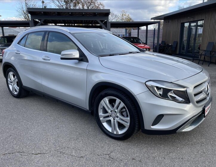 Mercedes-Benz GLA 3