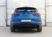 Alfa Romeo Stelvio 8