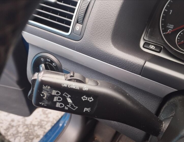 Volkswagen Touran MPV 1,6 l 66 kw