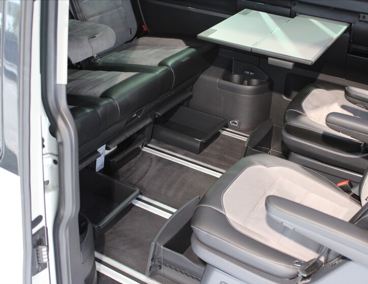 Volkswagen Multivan 17