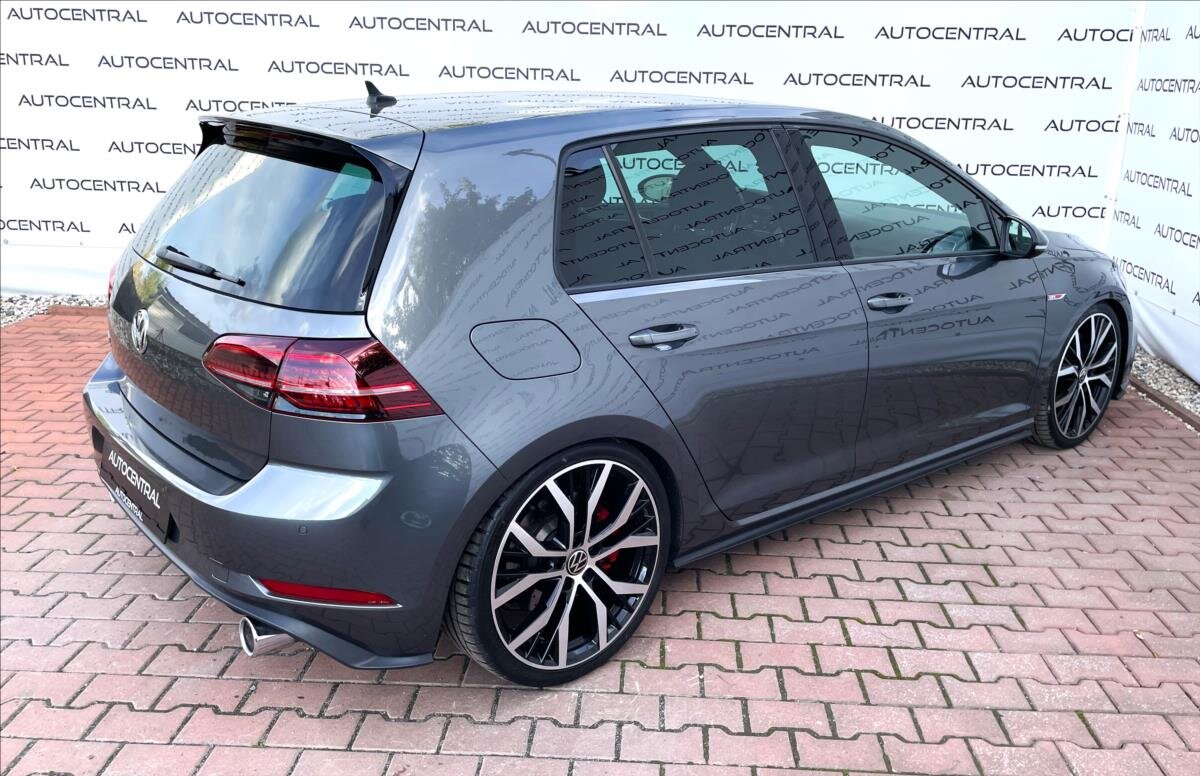 Volkswagen Golf Hatchback 2,0 l 210 kw