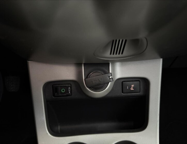 Toyota Urban Cruiser Hatchback 1,3 l 74 kw