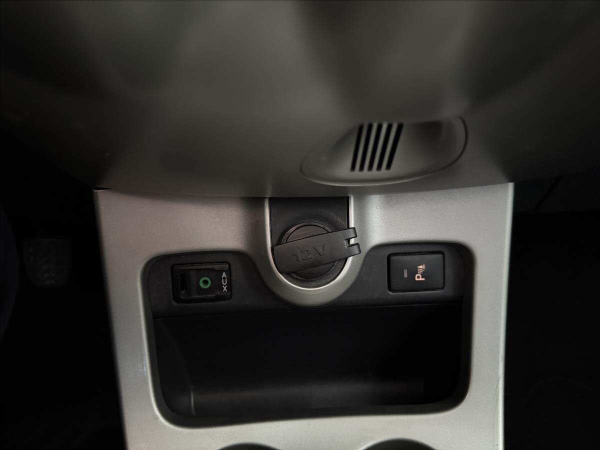 Toyota Urban Cruiser Hatchback 1,3 l 74 kw