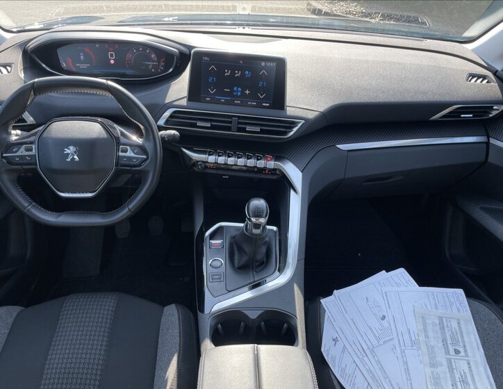 Peugeot 3008 MPV 1,2 l 96 kw