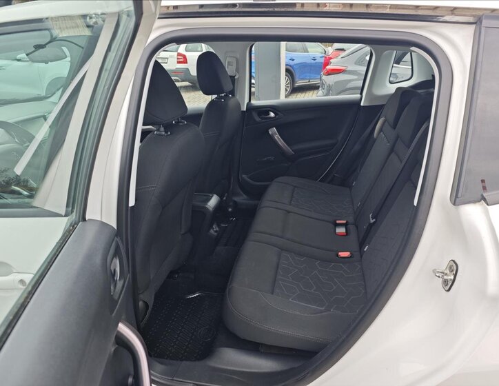 Peugeot 2008 SUV / Terénní 1,2 l 60 kw