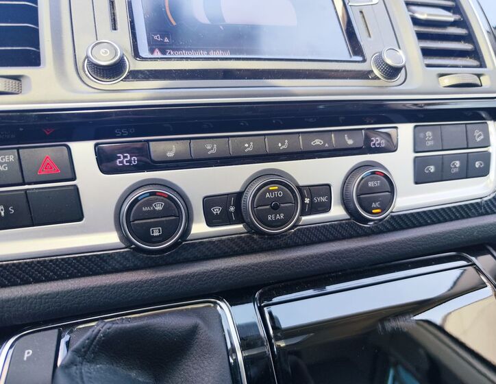 Volkswagen Multivan 26