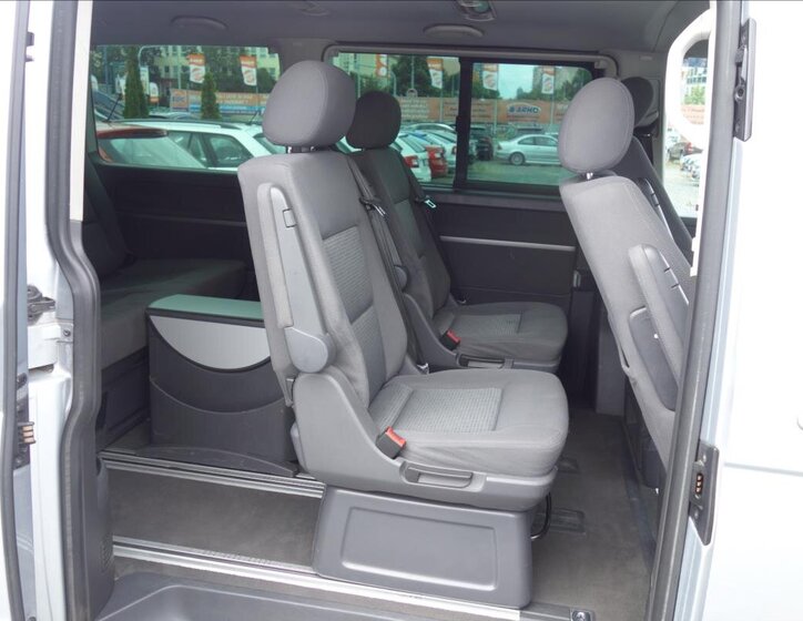 Volkswagen Multivan Kombi 2,5 l 128 kw