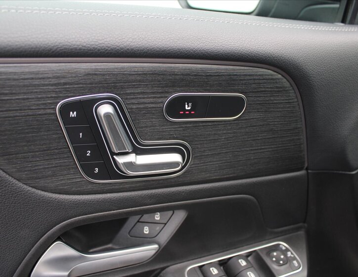 Mercedes-Benz GLB SUV 2,0 l 165 kw