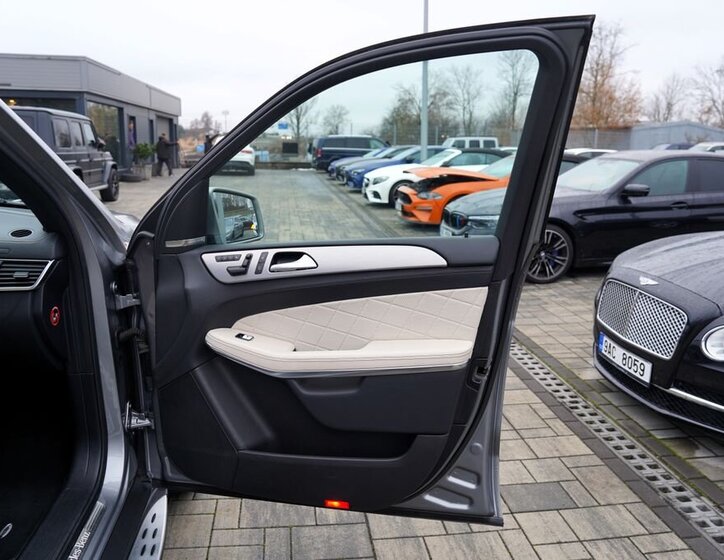 Mercedes-Benz GL SUV 3,0 l 190 kw