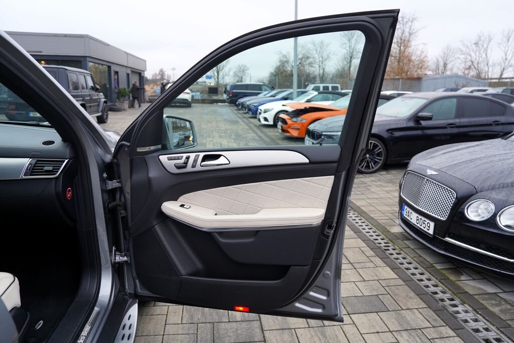 Mercedes-Benz GL SUV 3,0 l 190 kw