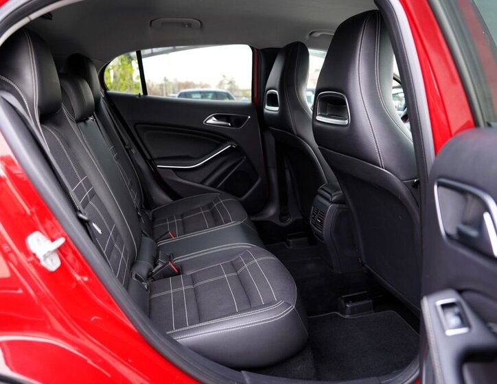 Mercedes-Benz GLA 28