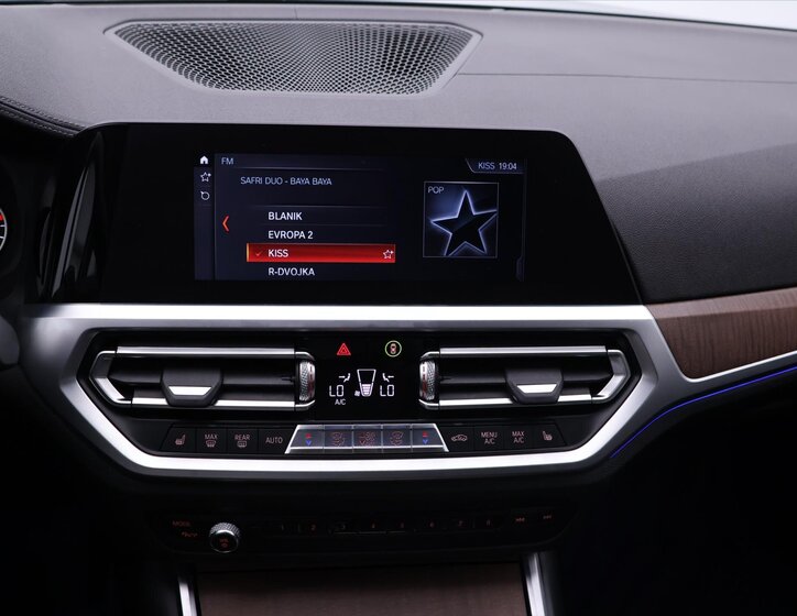 BMW Řada 3 Sedan 3,0 l 195 kw