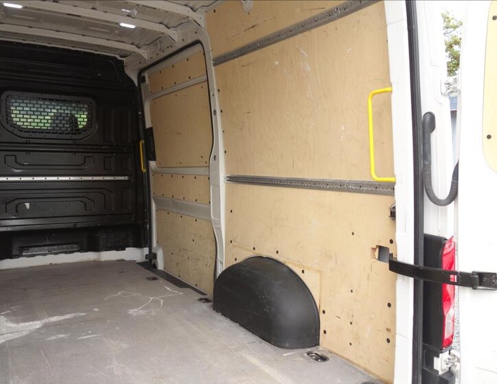 Volkswagen Crafter Skříň 2,0 l 103 kw