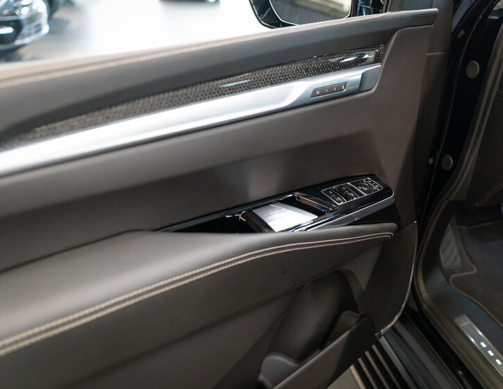 Cadillac Escalade SUV / Terénní 6,2 l 508 kw