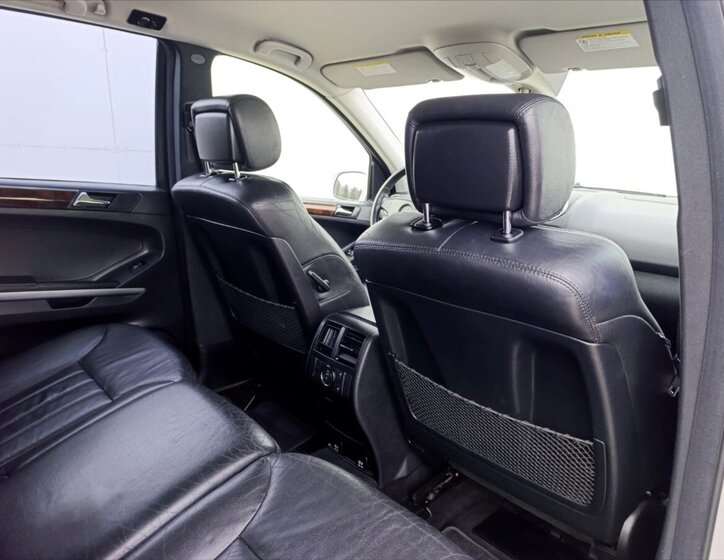 Mercedes-Benz Třídy M SUV / Terénní 3,0 l 165 kw