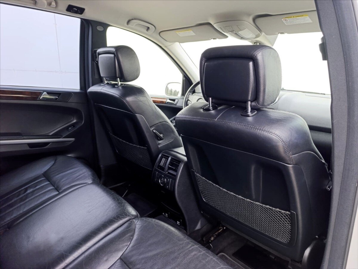 Mercedes-Benz Třídy M SUV / Terénní 3,0 l 165 kw