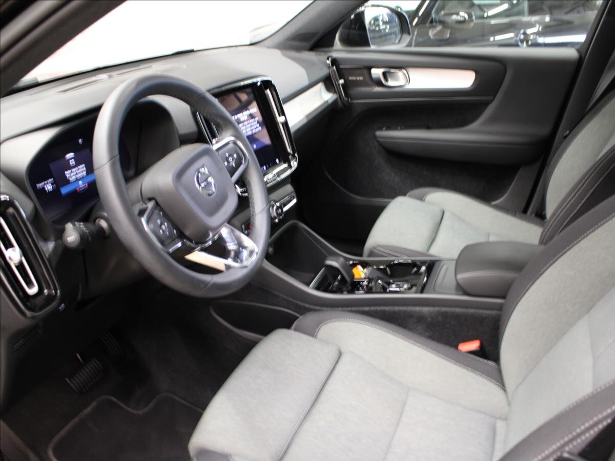 Volvo XC40 Kombi 2,0 l 145 kw