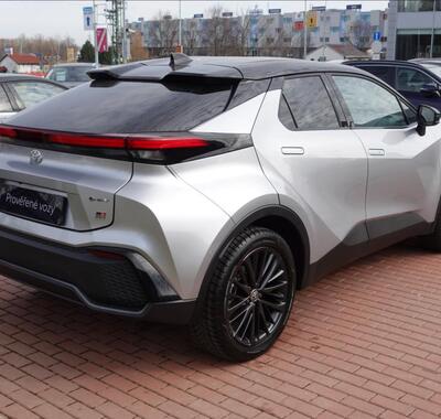 Toyota C-HR 4