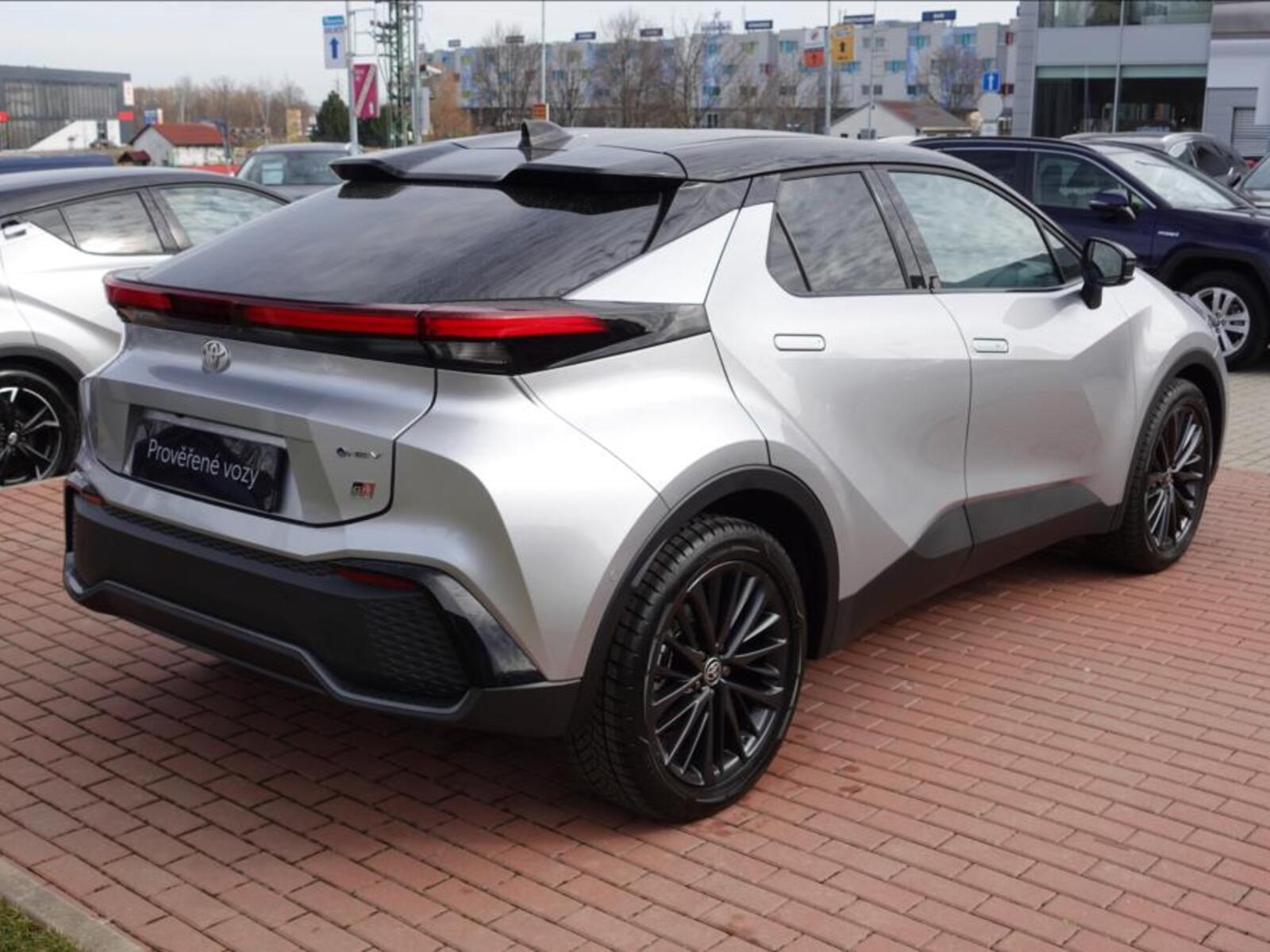 Toyota C-HR 4