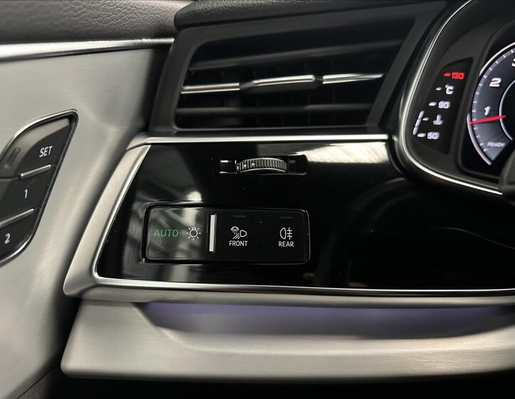 Audi SQ8 SUV 4,0 l 373 kw