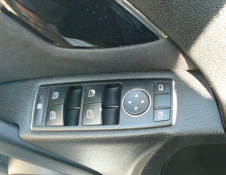 Mercedes-Benz Třídy C 9