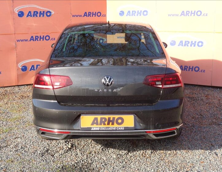 Volkswagen Passat Sedan 2,0 l 110 kw