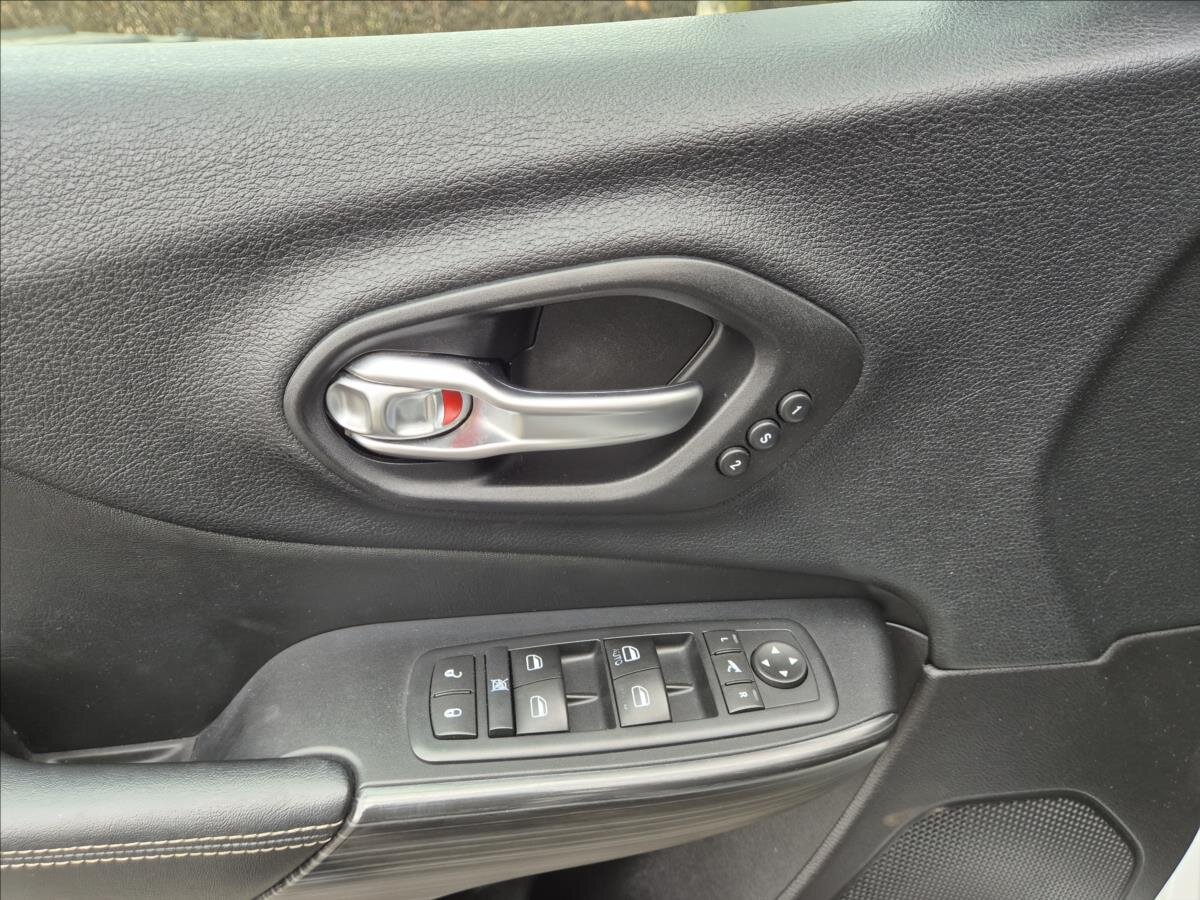 Jeep Cherokee SUV 2,2 l 147 kw