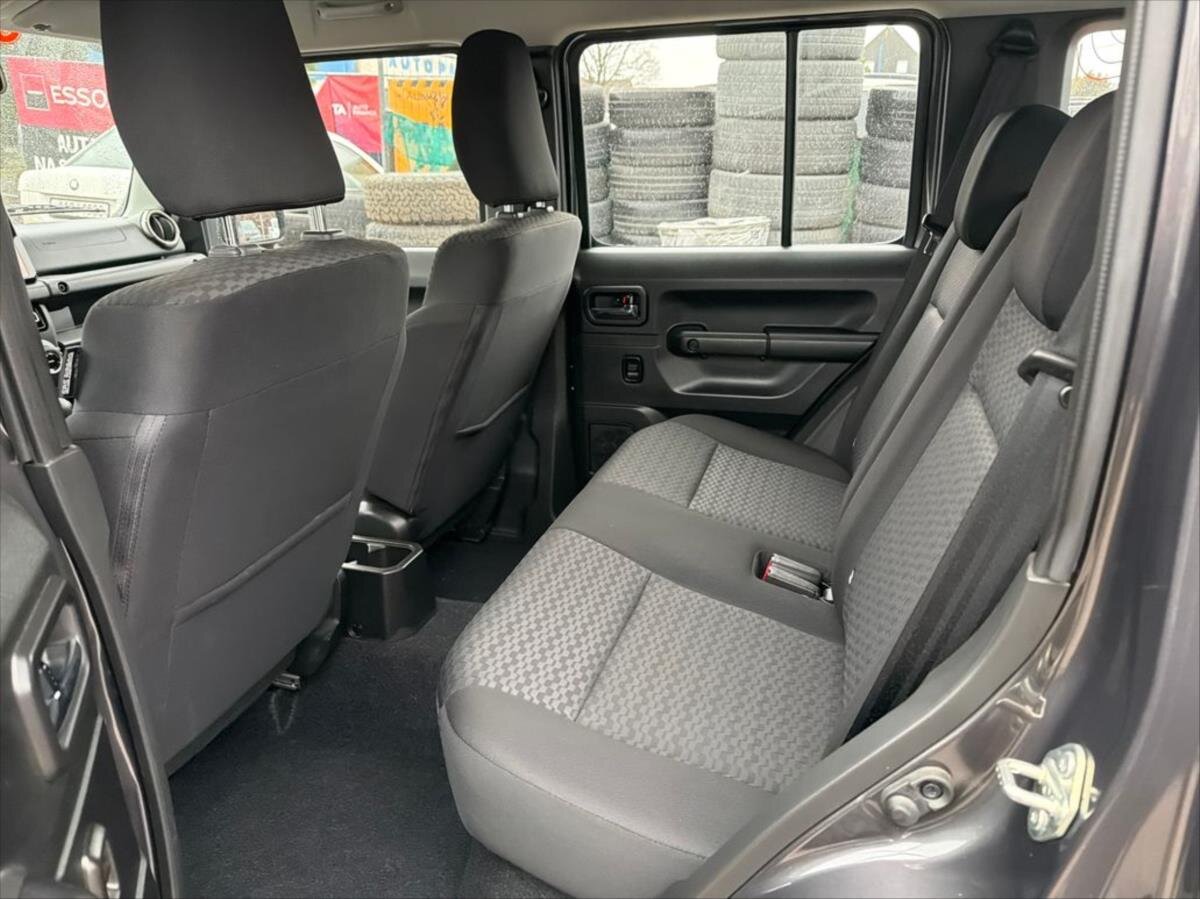 Suzuki Jimny Kombi 1,5 l 75 kw